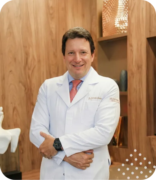 Prof. Dr. Fernando Almeida em seu consultório